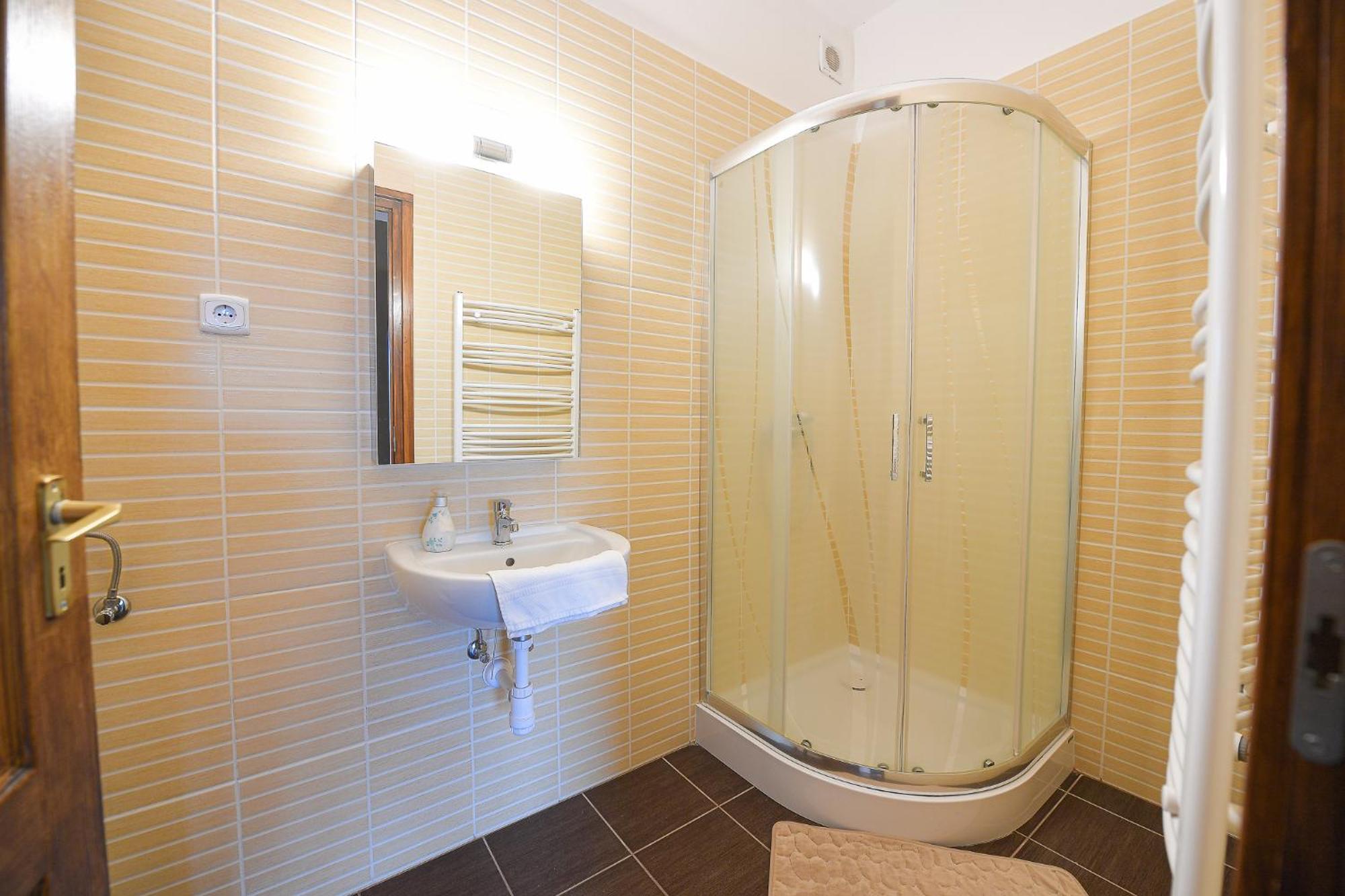 Kokusz Apartmanok Еґер Номер фото