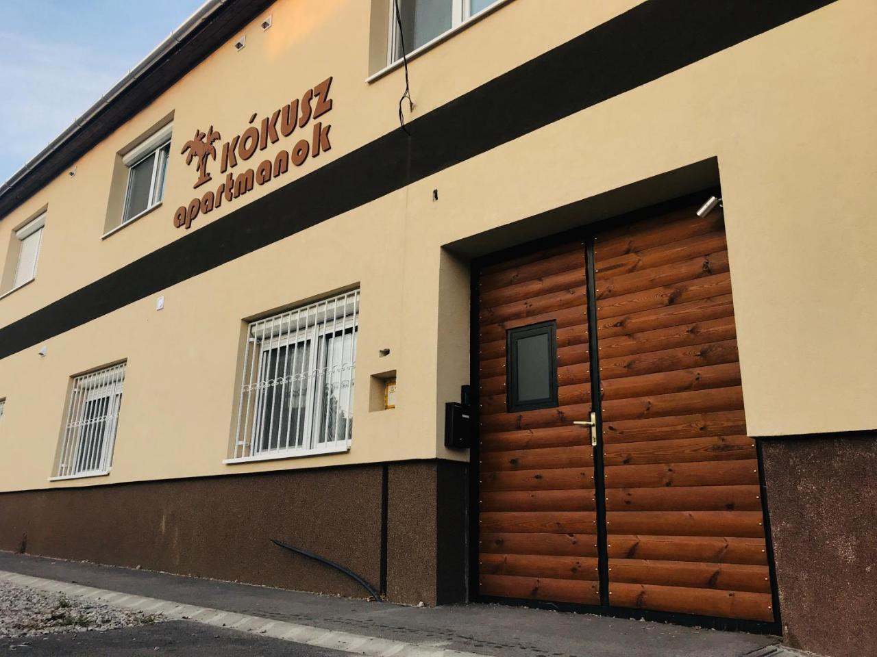 Kokusz Apartmanok Еґер Екстер'єр фото